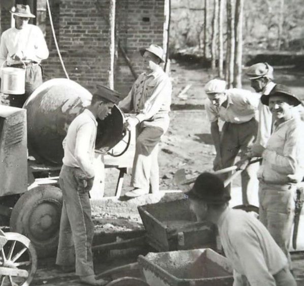 10 - Início da Construção da Primeira Sede Própria em 1951.jpg